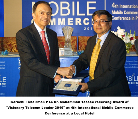 chairman pta receiving award of visionary leader